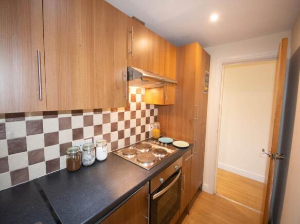 F5 131 North Road (3