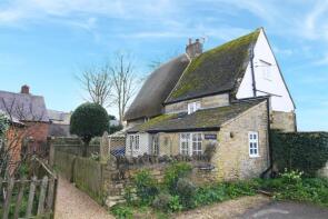 Fernlea, The Square, Banbury OX17 2DY