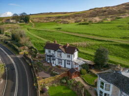 Hillcrest, Cleeve Hill, Southam, Cheltenham GL52 3PR