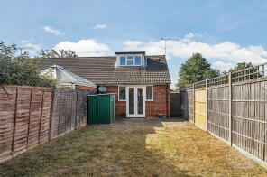 1, 18 Little Paviors, Rankine Close, Badshot Lea, Farnham GU9 9LA