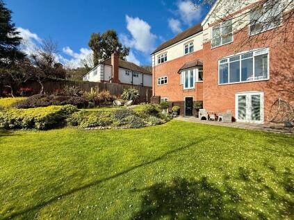 11 Holly View Drive, Malvern, Worcestershire, WR14 4BF