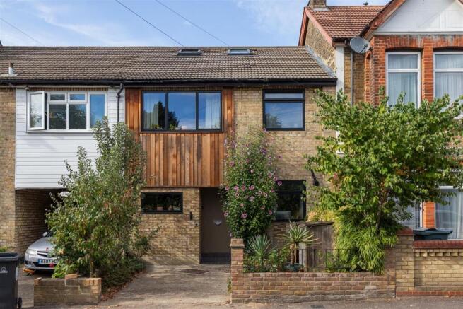 Abbotts Park Road, E10