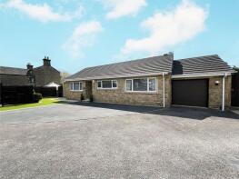10, Ashleigh Close, Shelley, Huddersfield HD8 8JT