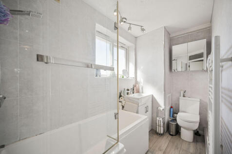 Forest View Road, Manor Park, London, E12