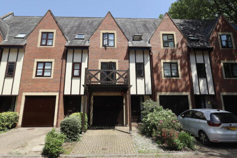 Carlton Mews, Wells