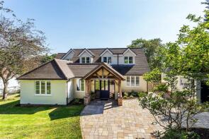 Oakview, Mill Lane, Horsham RH13 8QW