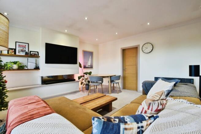 Lounge 2