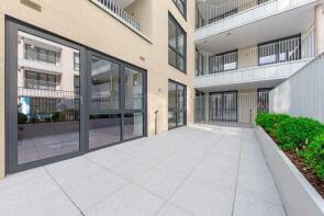 Flat 5, 340a, Clapham Road, London SW9 9FA
