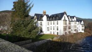 8, The Monaltrie, Bridge Square, Ballater AB35 5GQ