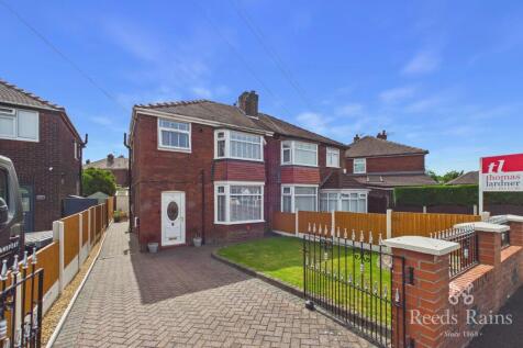 Frogmore Avenue, Hyde, Greater Manchester, SK14