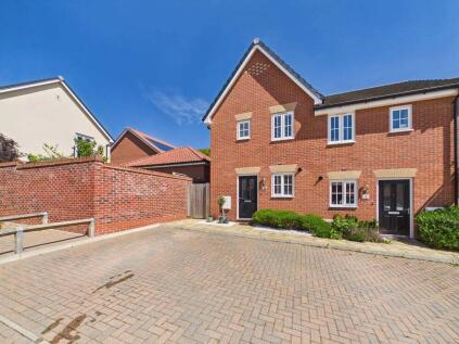 Wardle Close, Brantham, Manningtree, Suffolk, CO11