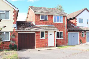 29, Chamomile Gardens, Farnborough GU14 9XY