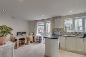 49, Summerfields, Saltash PL12 4AB
