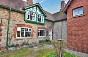 1, Glan Alyn, Nant Alyn Road, Mold CH7 5HQ