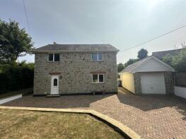 Stonelea, Chapel Hill, St. Austell PL26 7HG