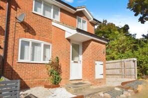 8, Cornwall Close, Wokingham RG41 3AG