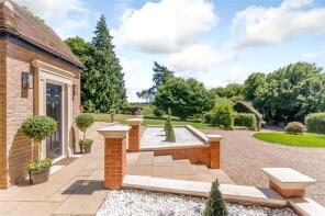 Amesbury, Bride Hall Lane, Welwyn AL6 9BX