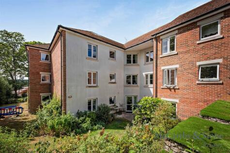 Portman Court, Grange Road, Uckfield, East Sussex, TN22 1FD