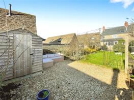 25, Barn Way, Cirencester GL7 2LY