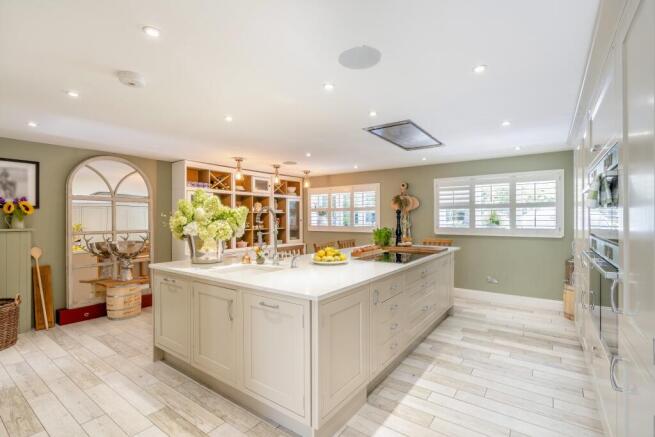 Kitchen/Breakfast Rm