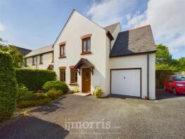 11, Bro'r Dderwen, Clynderwen SA66 7NR