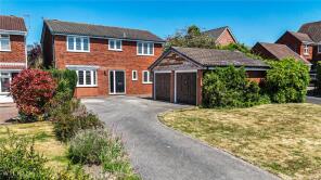 69, Blackwood Road, Dosthill, Tamworth B77 1JP