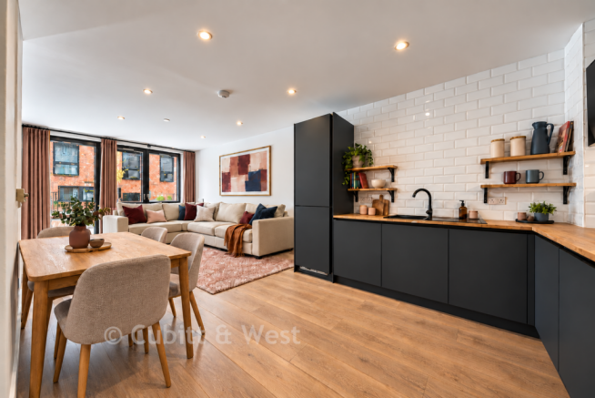 Kitchen / Diner / Lounge