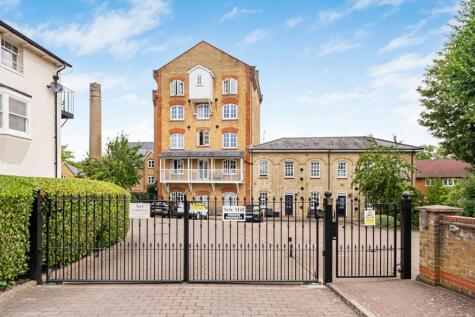 North Road, Hertford, SG14