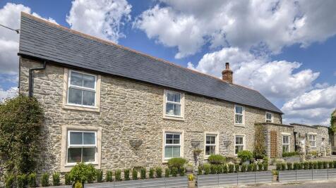 Fabulous family home reconfigured offering superb versatility of accommodation in Evercreech