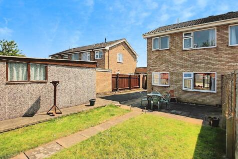 Foxglove Close, East Goscote, LE7