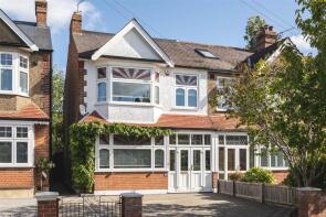 26, Chase Side Avenue, Enfield EN2 6JU
