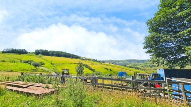 Higher Castleshaw Farm