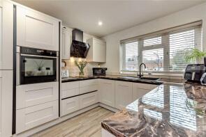 16, Copnor Close, Newbury RG20 9UR