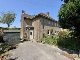 50, Woodside Road, Beaumont Park, Huddersfield HD4 5JR