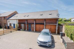 11, Iter Court, Crediton EX17 6BZ