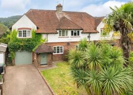 3, Ashleigh Cottages, Horsham Road, Dorking RH5 4NQ