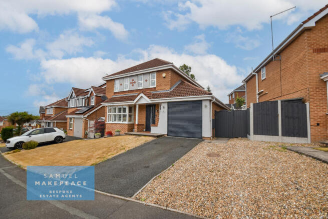 Stunning Four Bedroom Detached Property with Spac