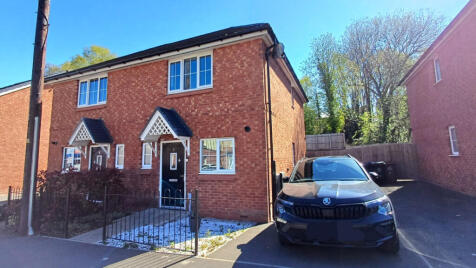 Royle Road, Rochdale, OL11 3ET