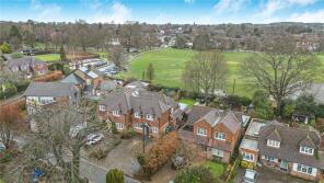 1b Old Dairy Cottage, Backwoods Close, Haywards Heath RH16 2EG