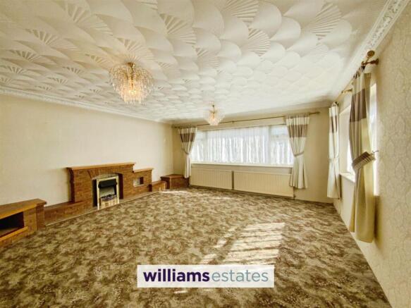 extended lounge