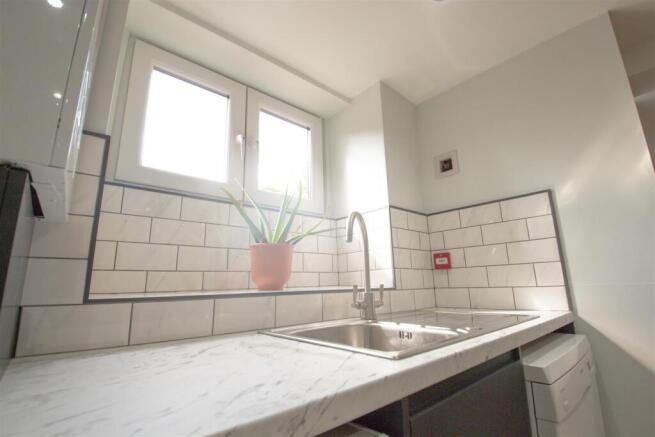 kitchen 2.jpg