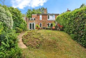 2, Weston Close, Godalming GU7 2EY