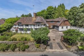 Mawkins, Mill Road, Pulborough RH20 2PZ