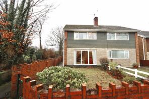 8, Grove Walk, Crumlin, Croespenmaen NP11 3DA