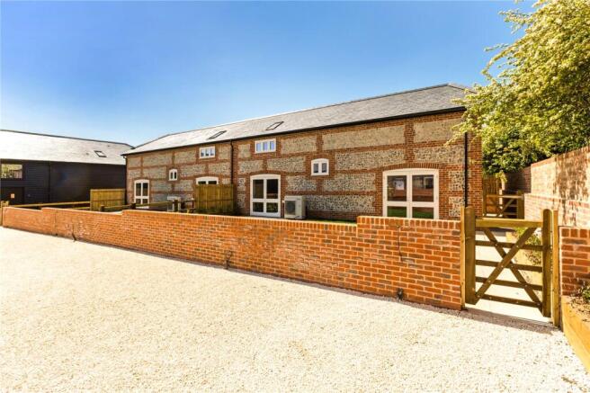 1 Egbury Barns