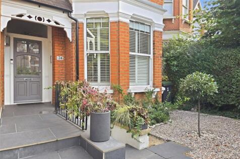 Alexandra Park Road, London, N10