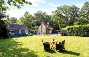 Rotherhill Lodge East, School Lane, Midhurst GU29 0PA