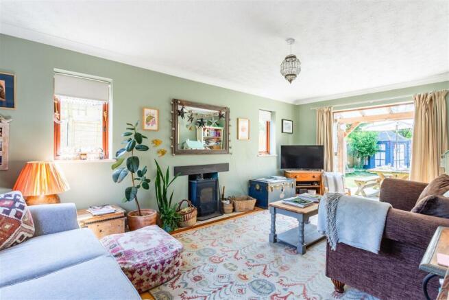 Living Room1.jpg