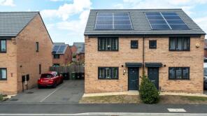 19, Sakura Walk, Seacroft, Leeds LS14 6WP