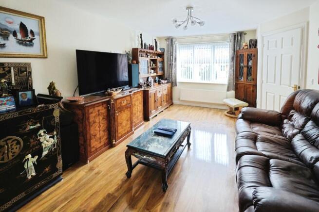 pbox-living_room-333400.JPG